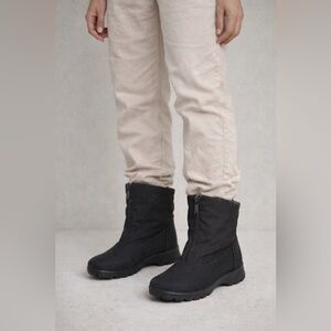 Toe Warmers Black Insulated Winter Boots Size 7.5M Made in Canada